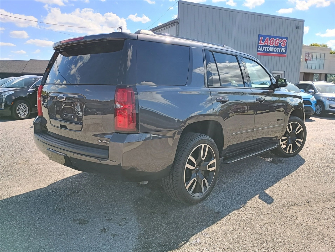 2018 Chevrolet Tahoe Premier photo 3