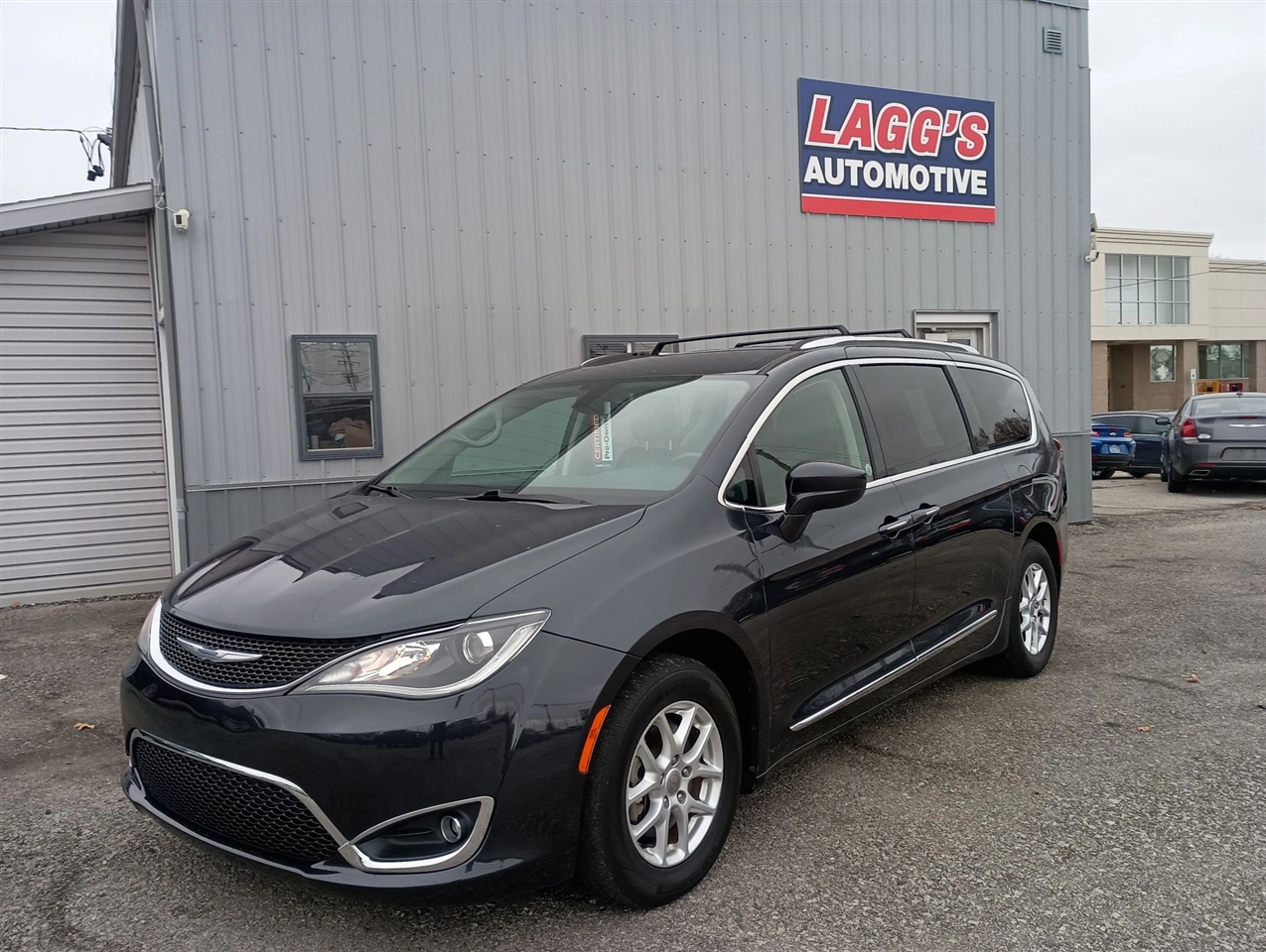 2020 Chrysler Pacifica Touring L Minivan 4D