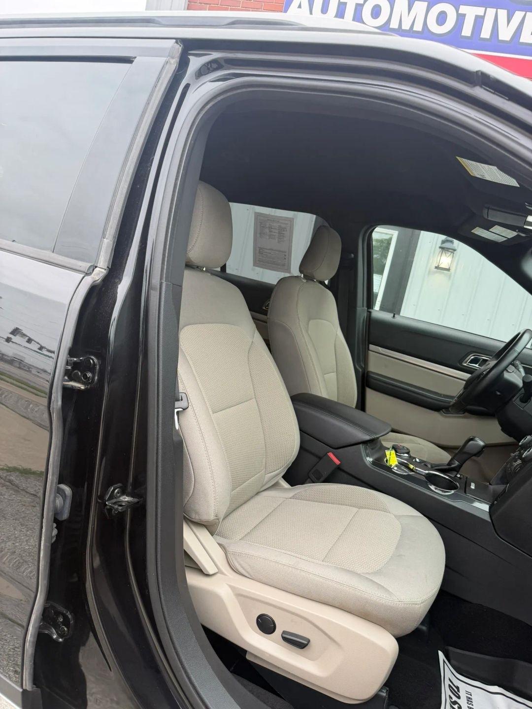 2019 Ford Explorer XLT - Photo 11