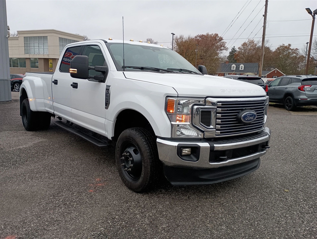 2022 Ford F-350 XLT photo 2