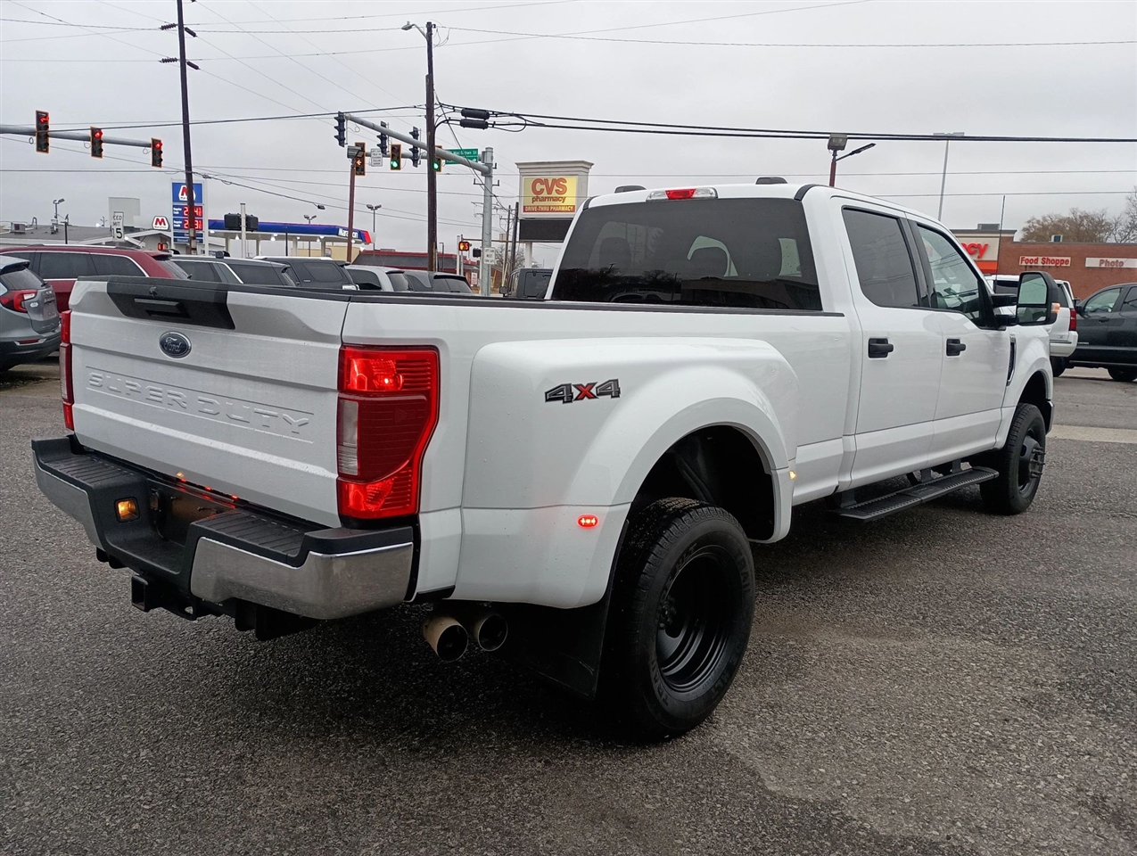 2022 Ford F-350 XLT photo 3