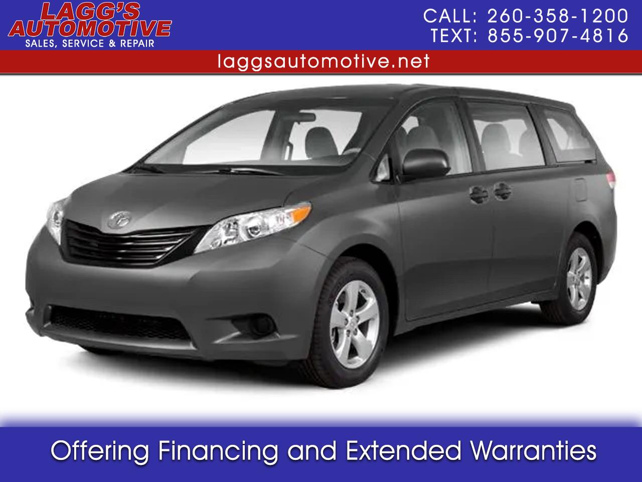 2013 Toyota Sienna LE V6's photo