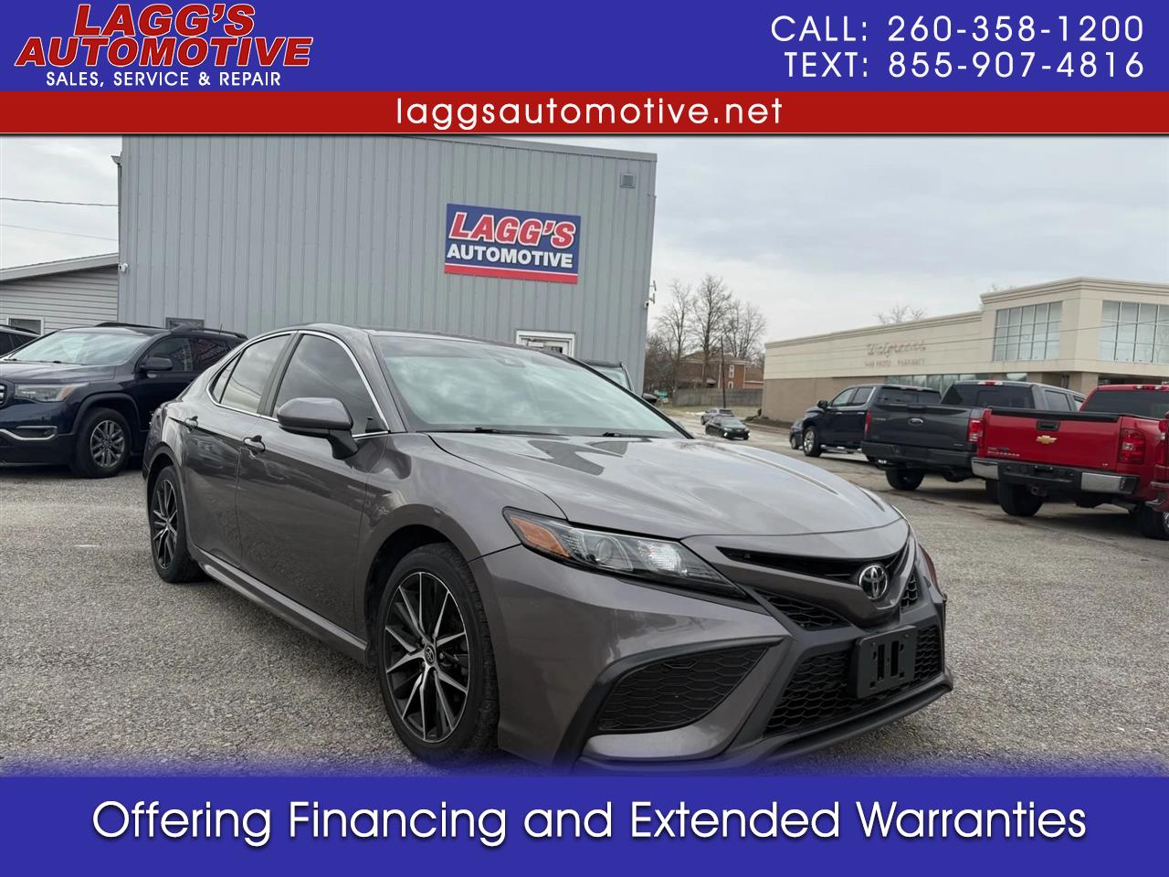 2021 Toyota Camry SE's photo