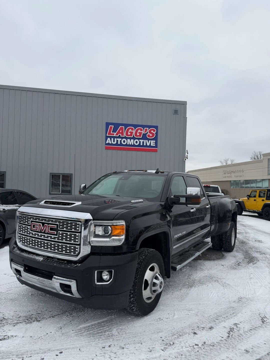 2019 GMC Sierra 3500HD Denali Pickup 4D 8 ft