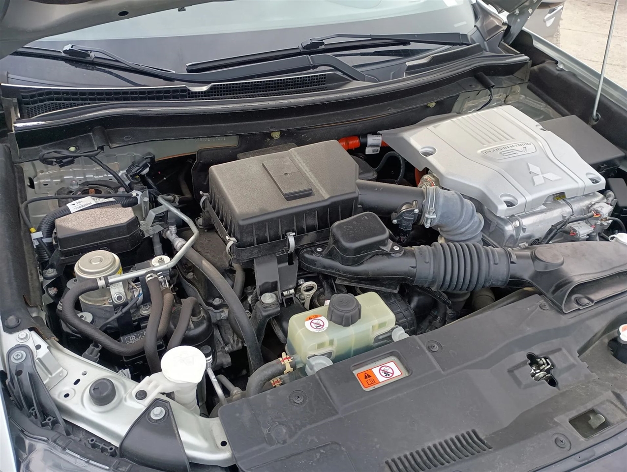 Mitsubishi Outlander PHEV  2022