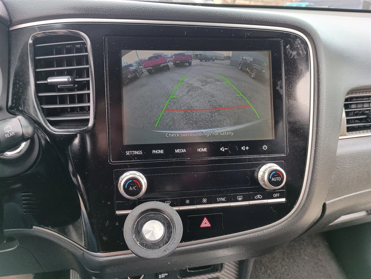 Mitsubishi Outlander PHEV  2022