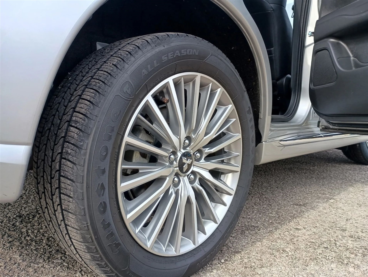 Mitsubishi Outlander PHEV  2022