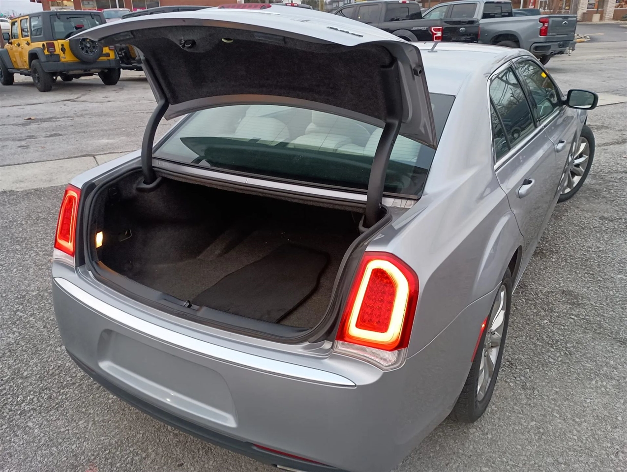 Chrysler 300  2017