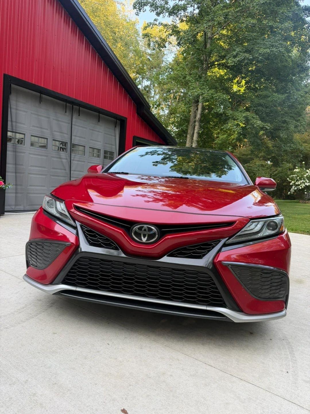 Toyota Camry  2021