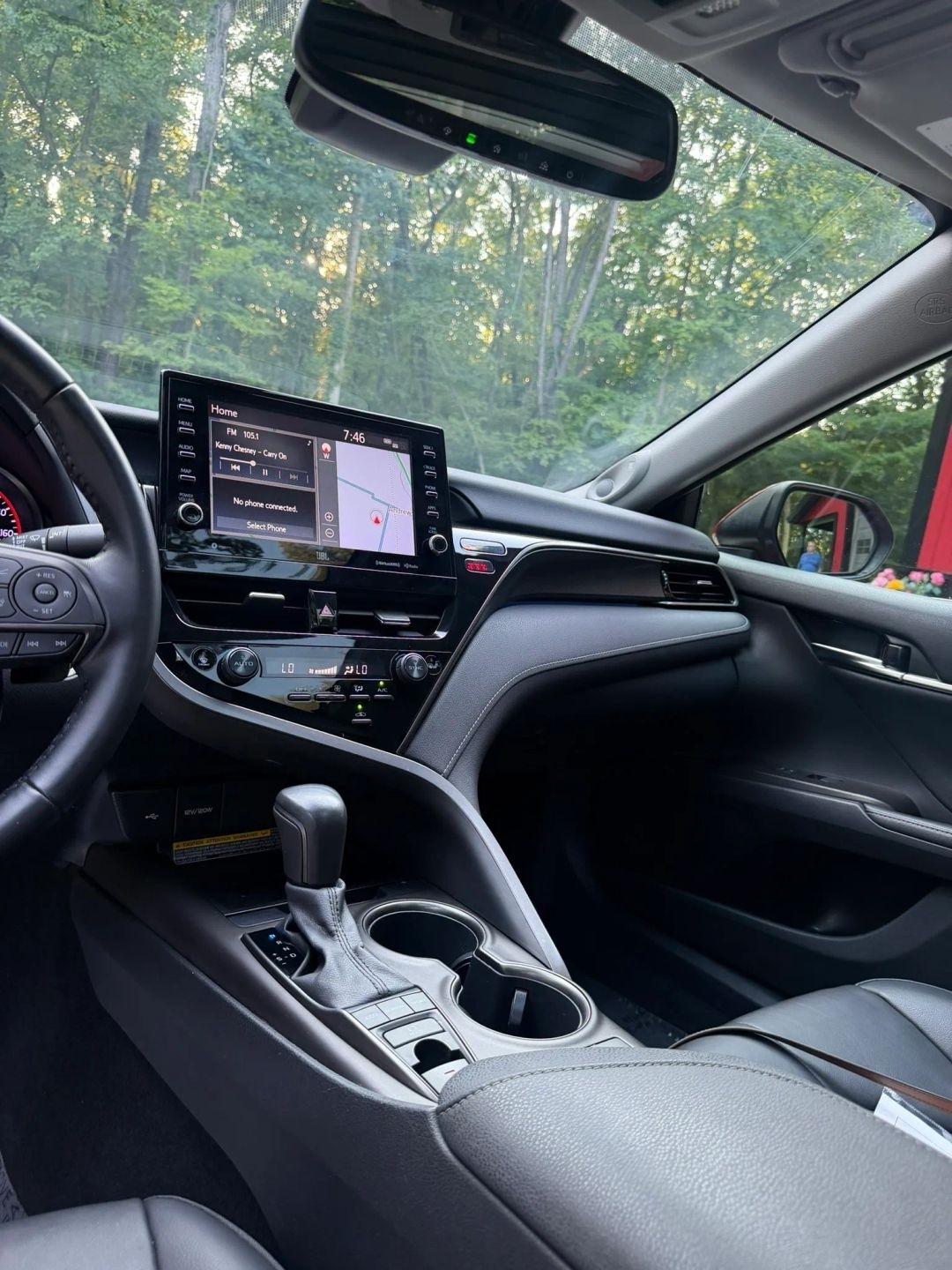 Toyota Camry  2021