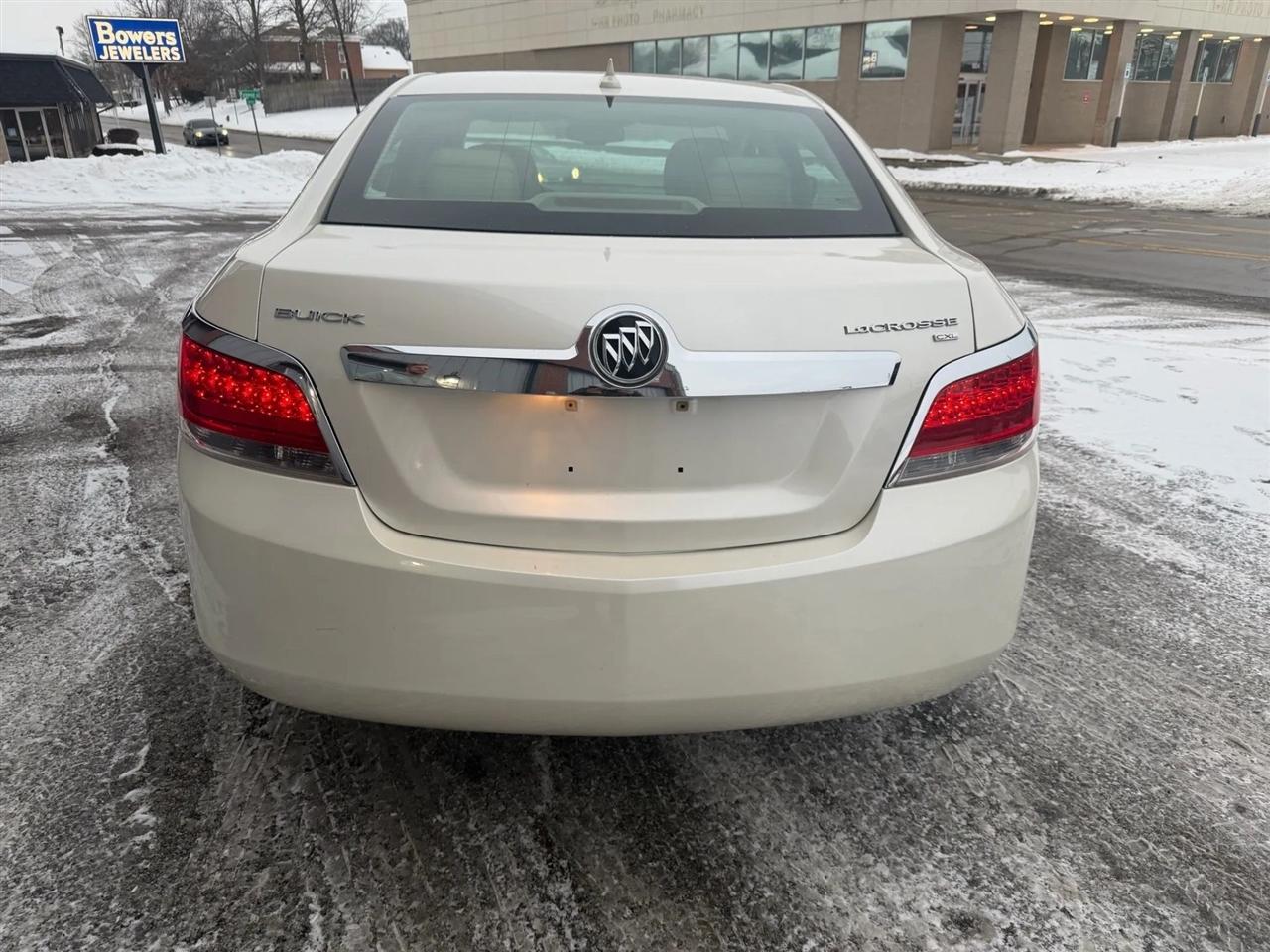 Buick LaCrosse  2011