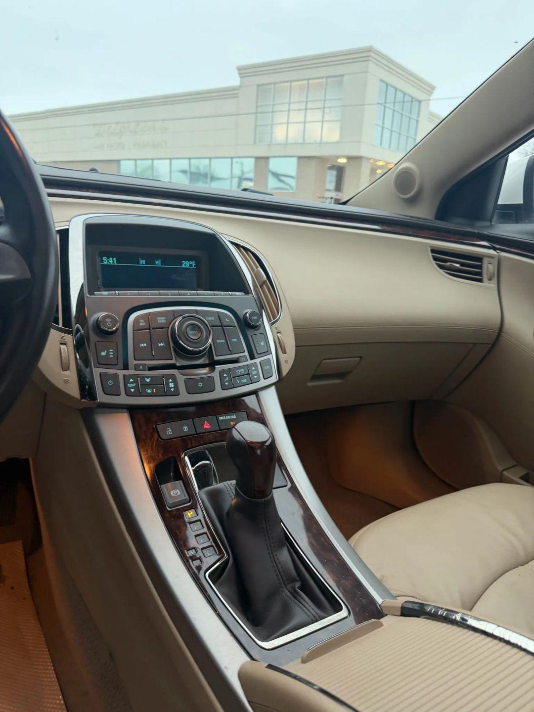 Buick LaCrosse  2011