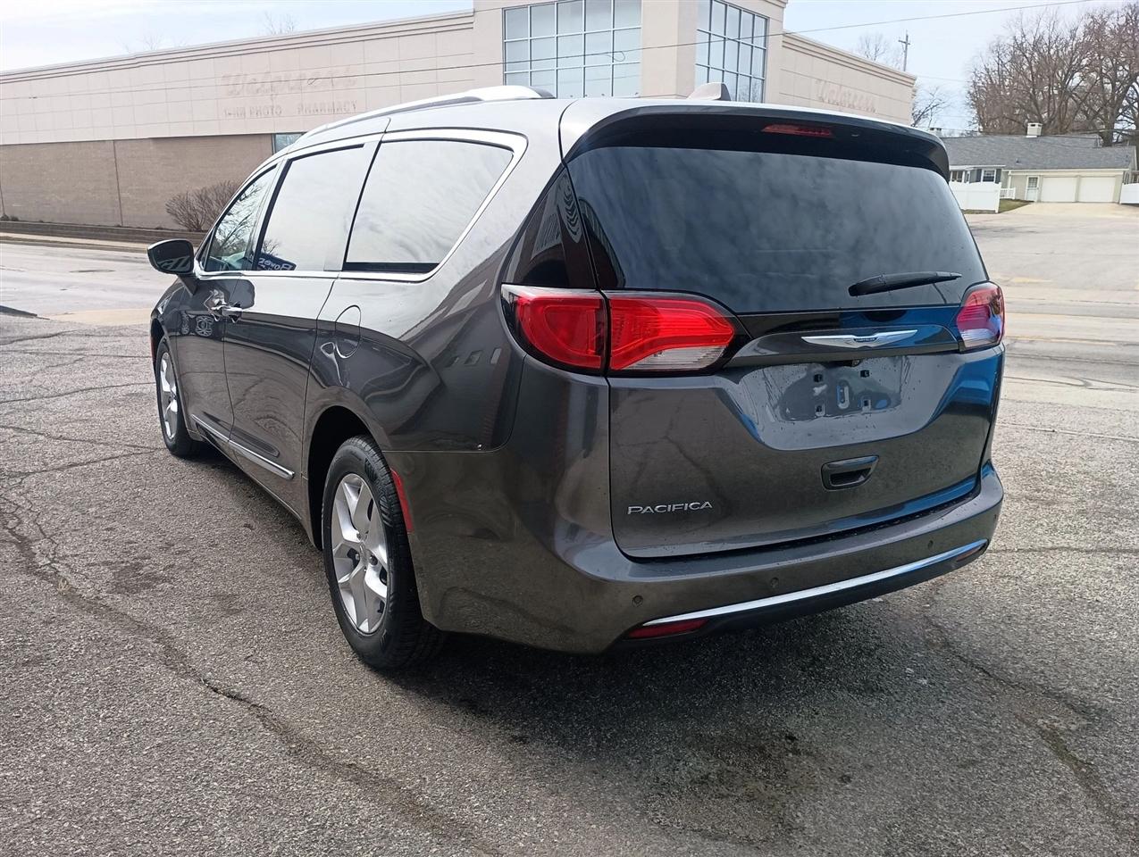 Chrysler Pacifica  2017