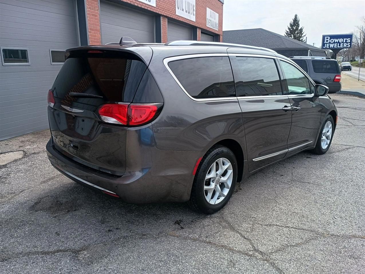 Chrysler Pacifica  2017