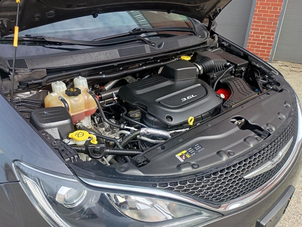 Chrysler Pacifica  2017