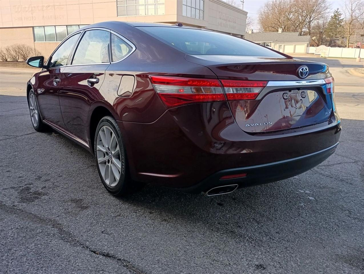 Toyota Avalon  2013