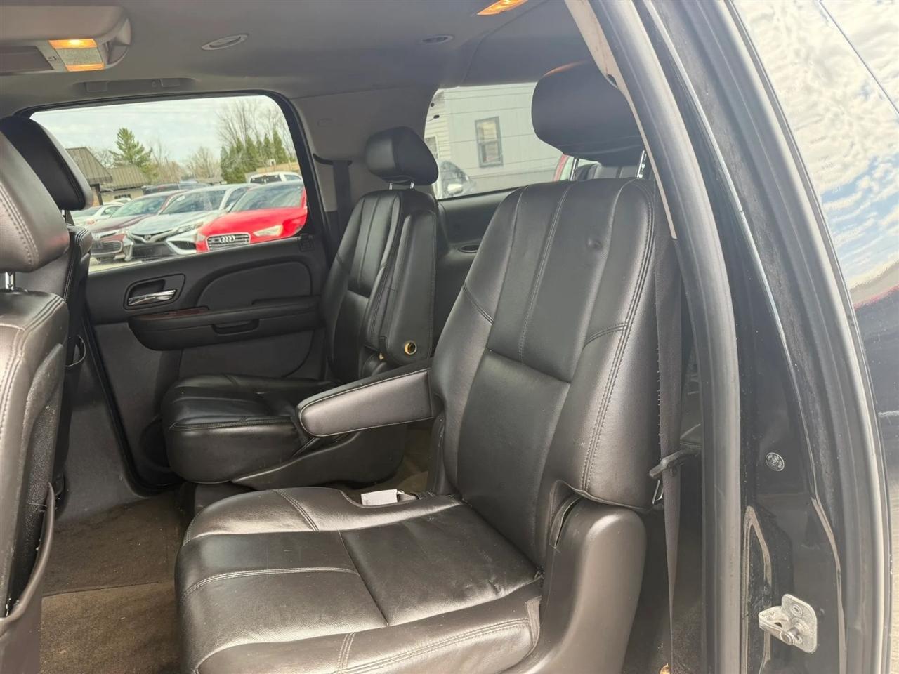 Chevrolet Suburban  2009