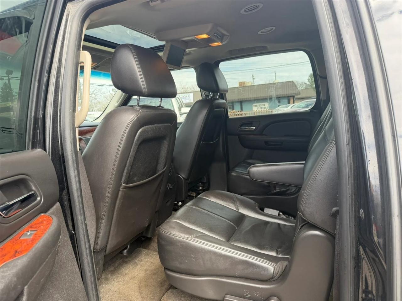 Chevrolet Suburban  2009