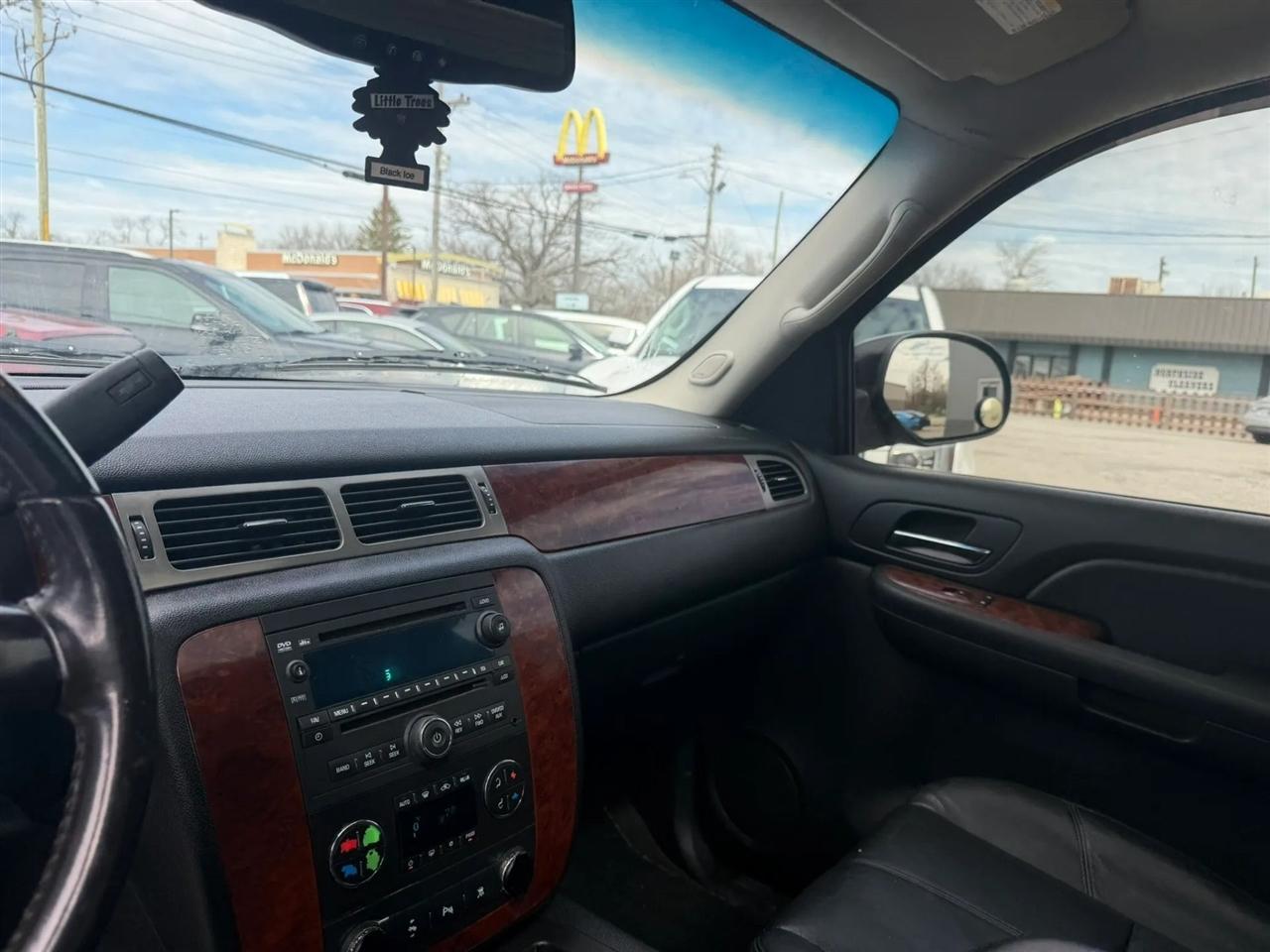 Chevrolet Suburban  2009