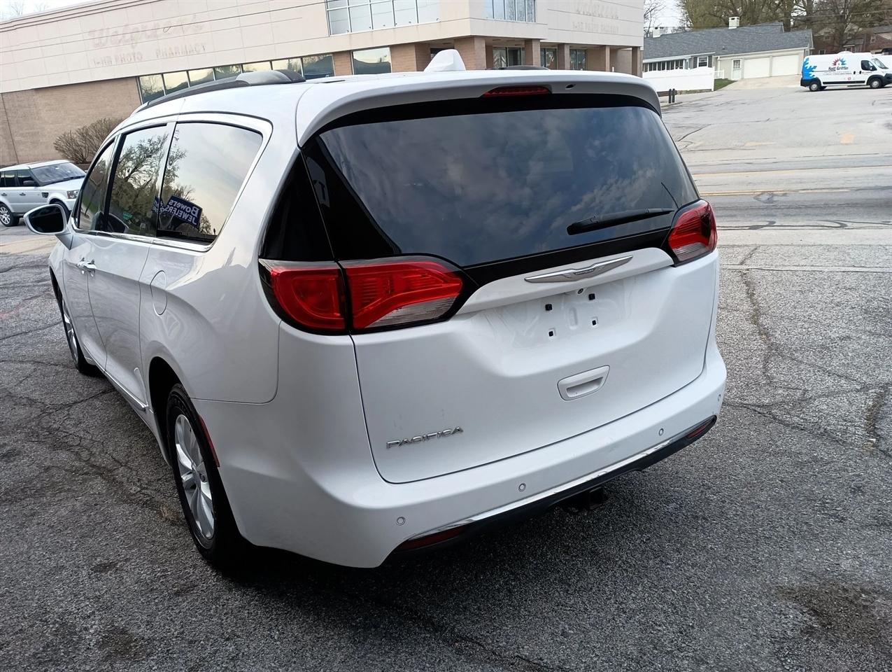 Chrysler Pacifica  2017