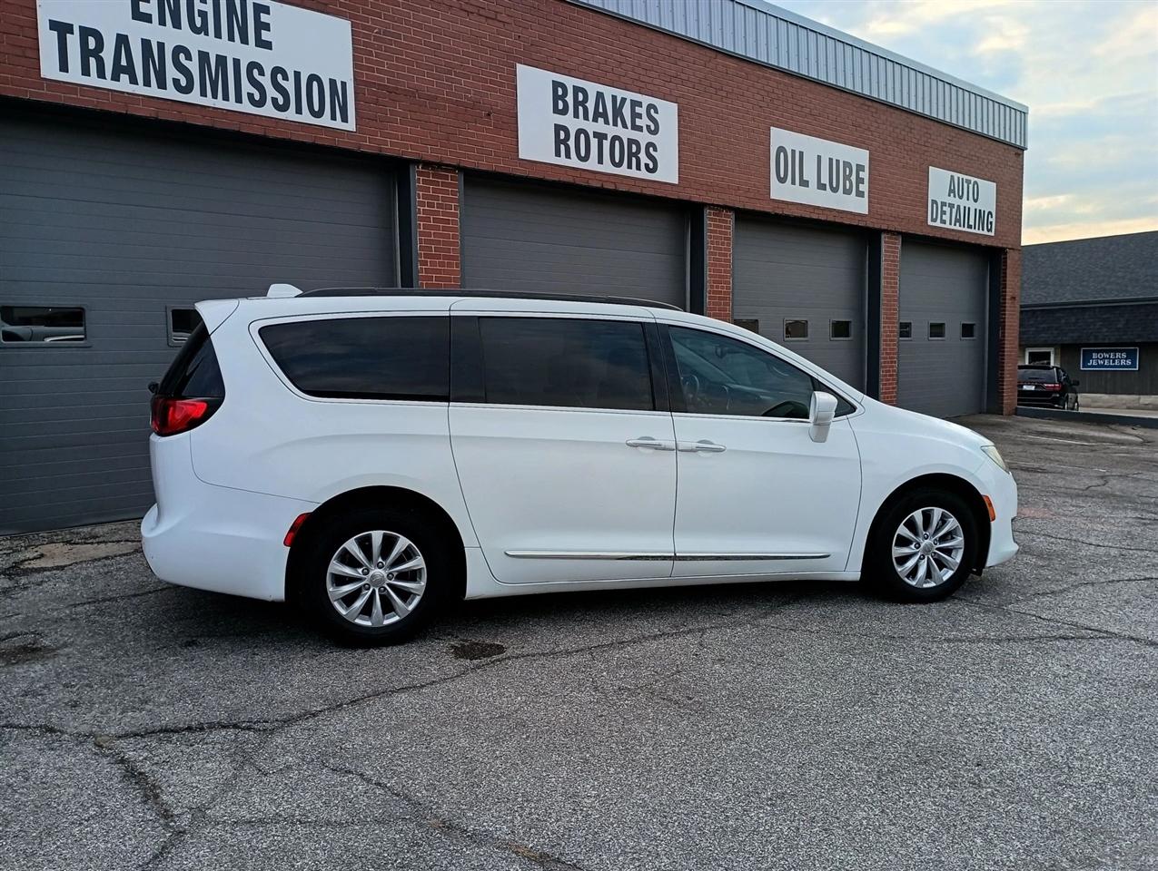 Chrysler Pacifica  2017