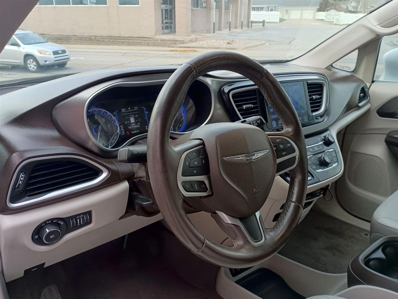 Chrysler Pacifica  2017