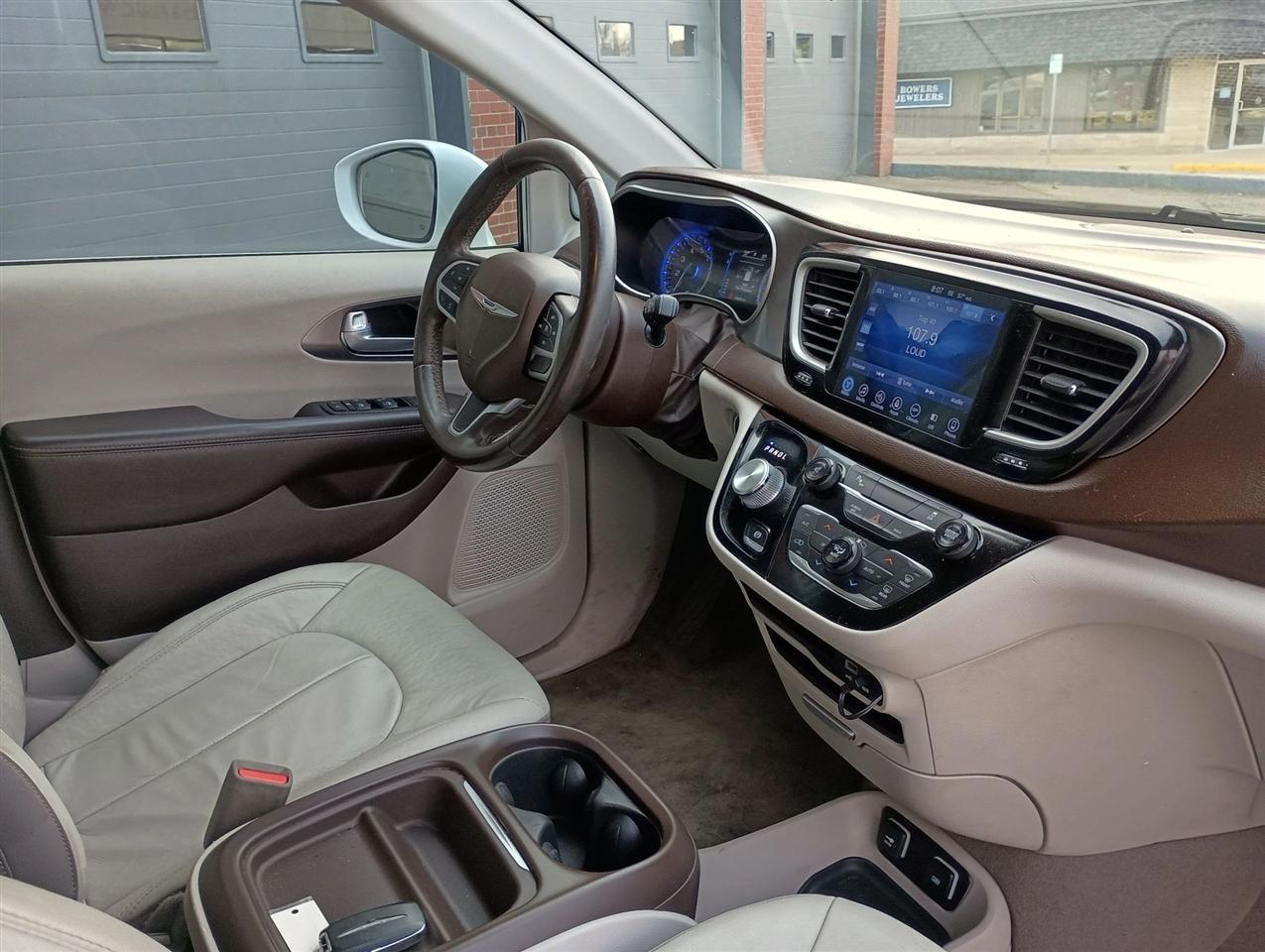 Chrysler Pacifica  2017