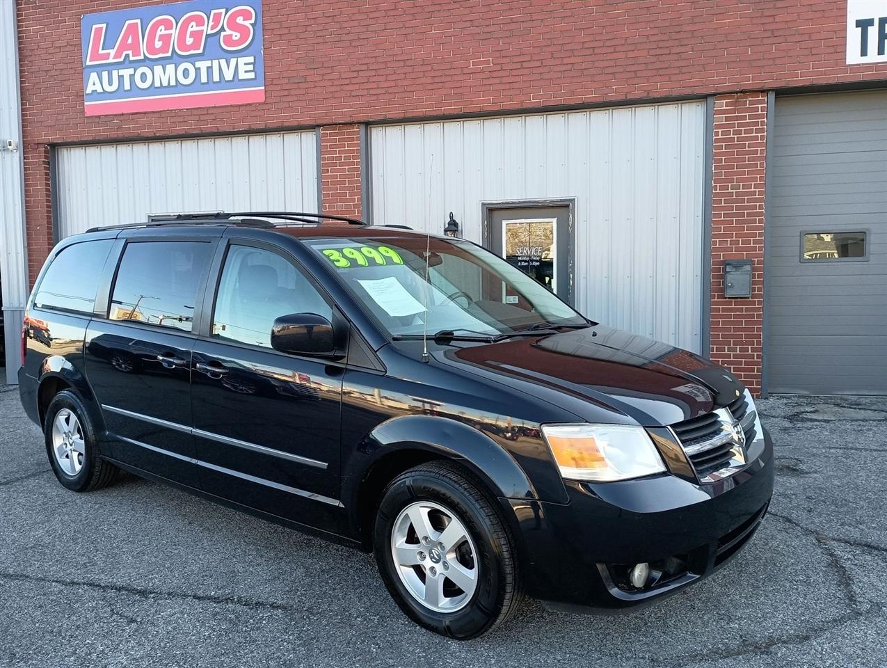 2010 Dodge Grand Caravan SXT Minivan 4D