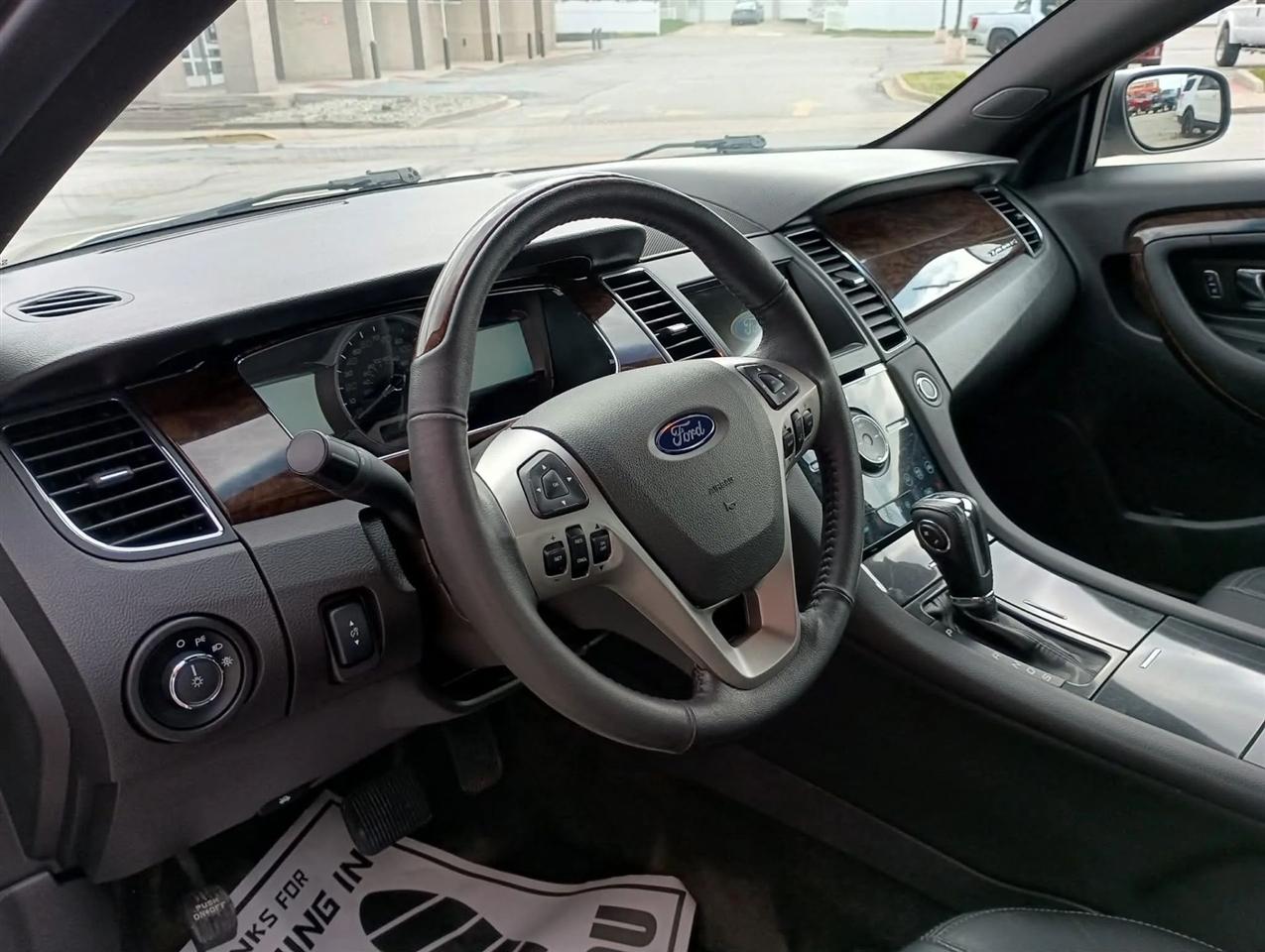 Ford Taurus  2018
