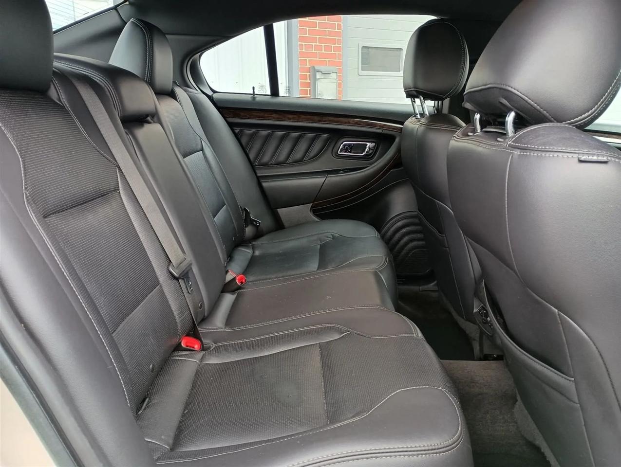 Ford Taurus  2018