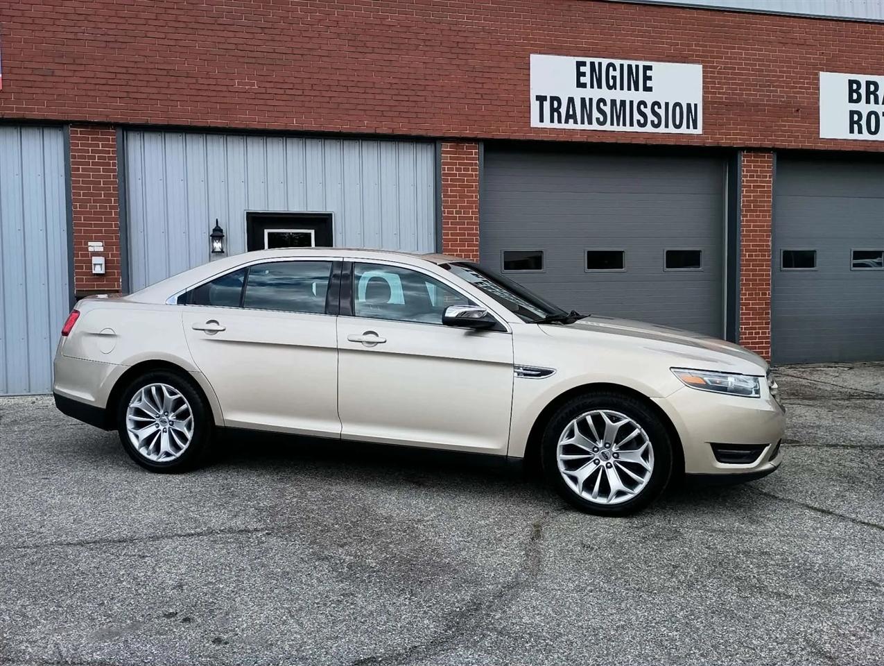 Ford Taurus  2018