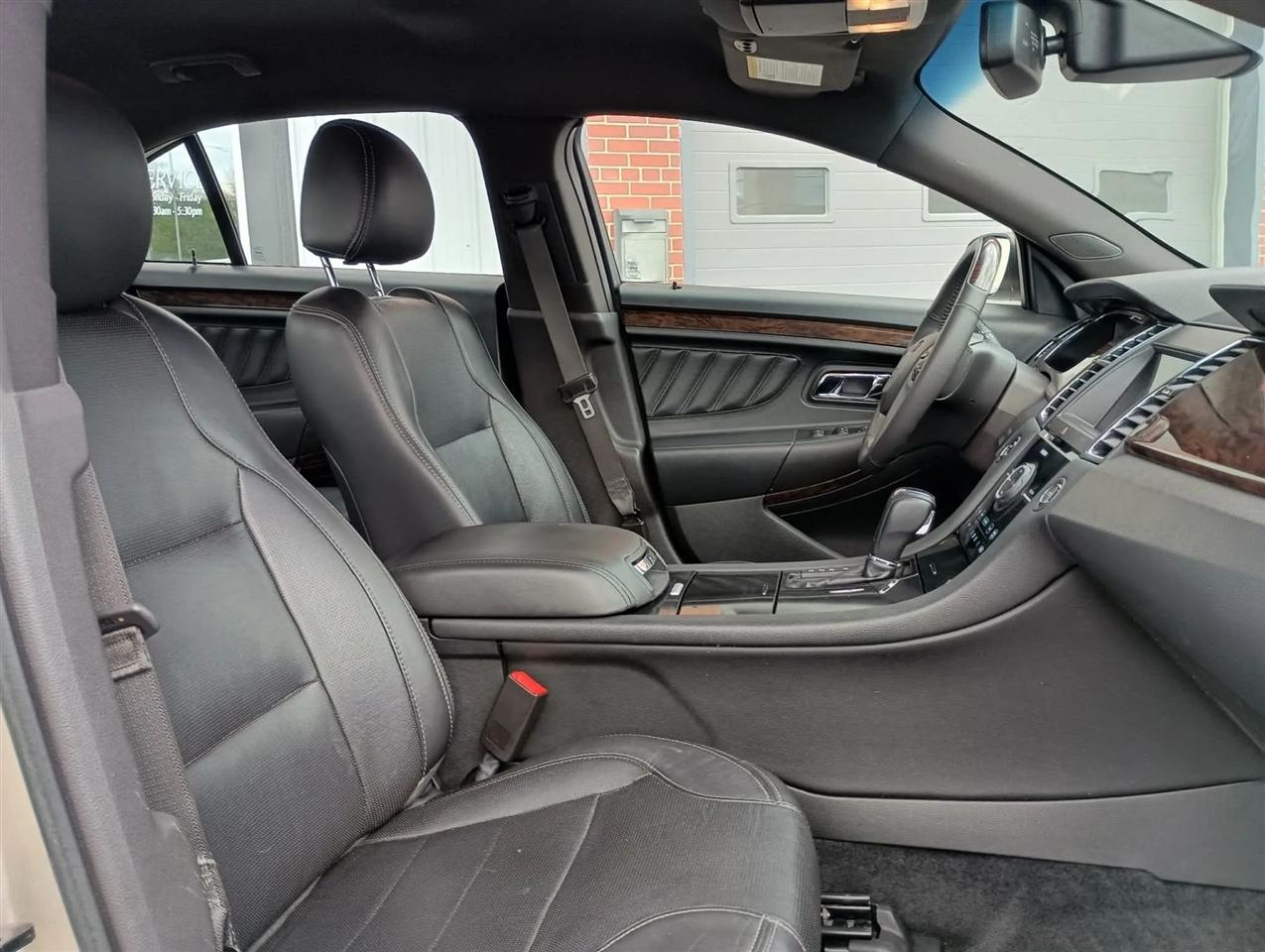 Ford Taurus  2018