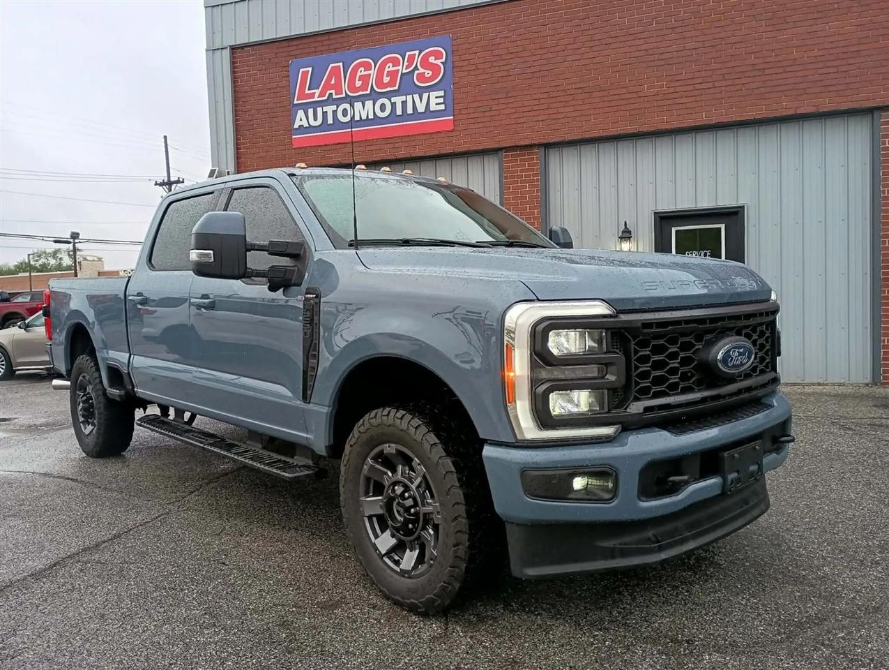 2023 Ford F-250 SD Lariat Pickup 4D 6 3/4 ft