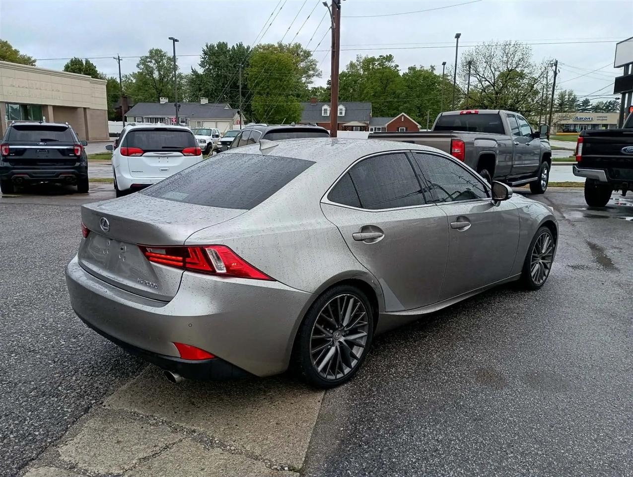 Lexus IS  2016