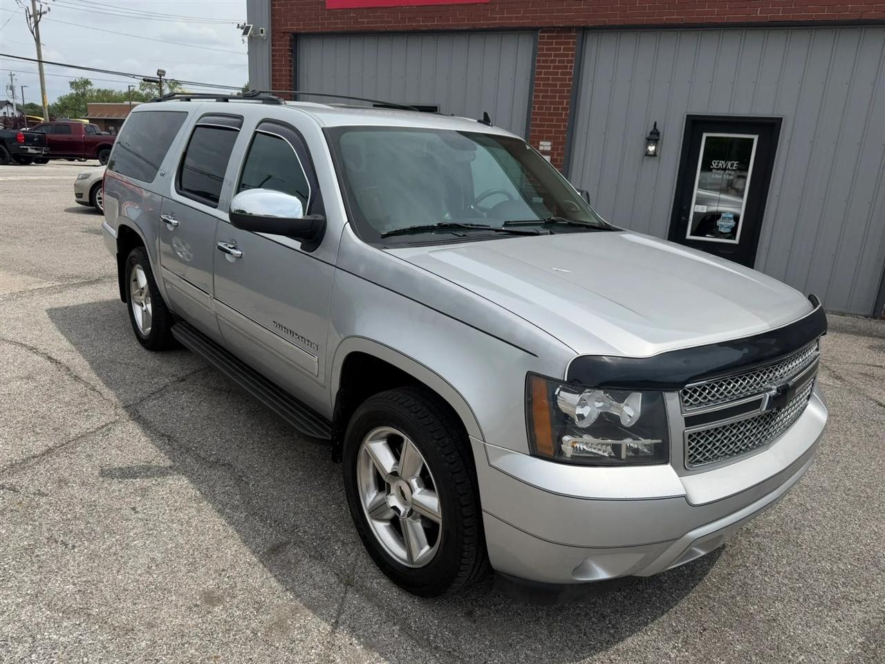 Chevrolet Suburban  2012