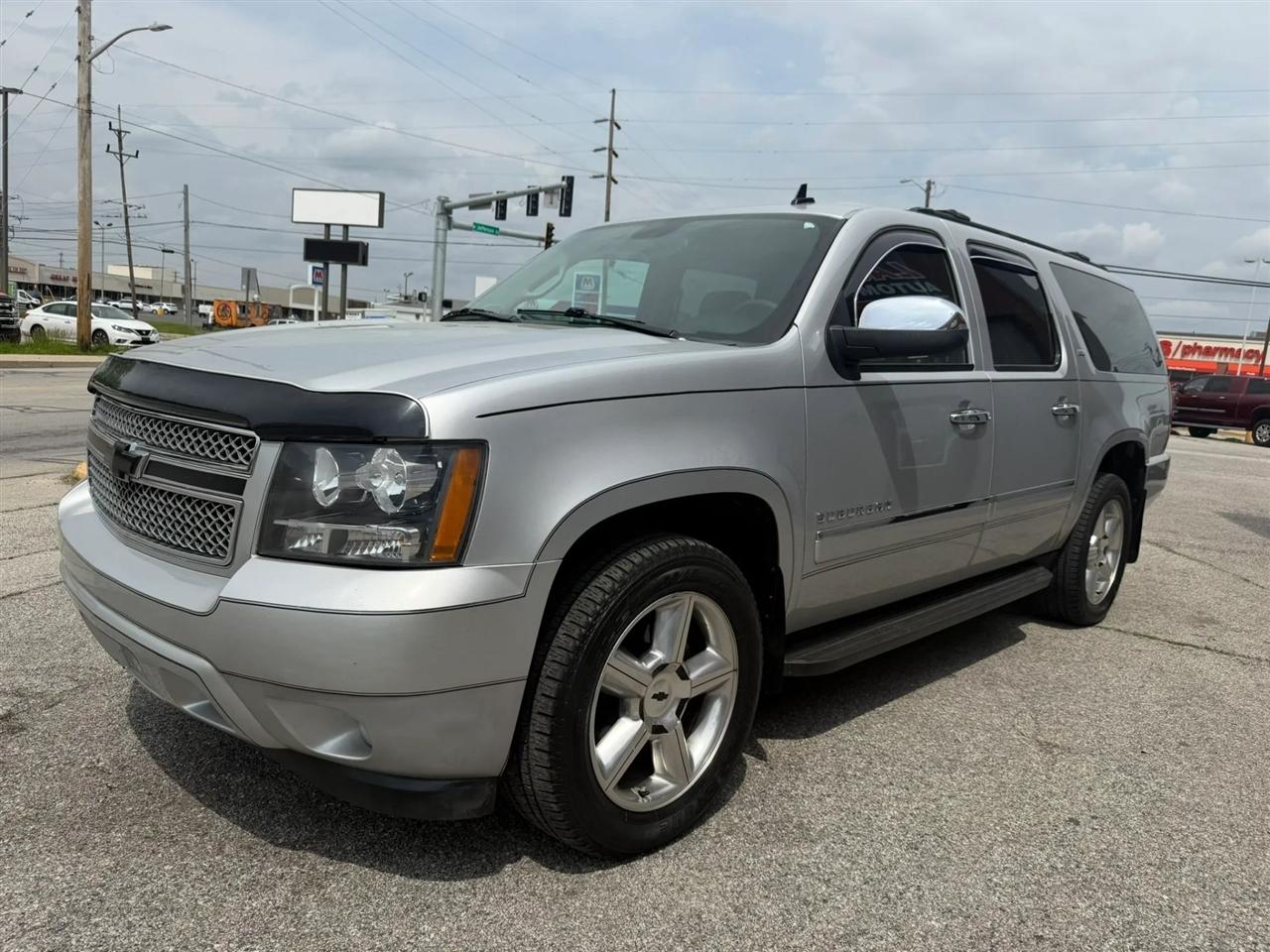 Chevrolet Suburban  2012
