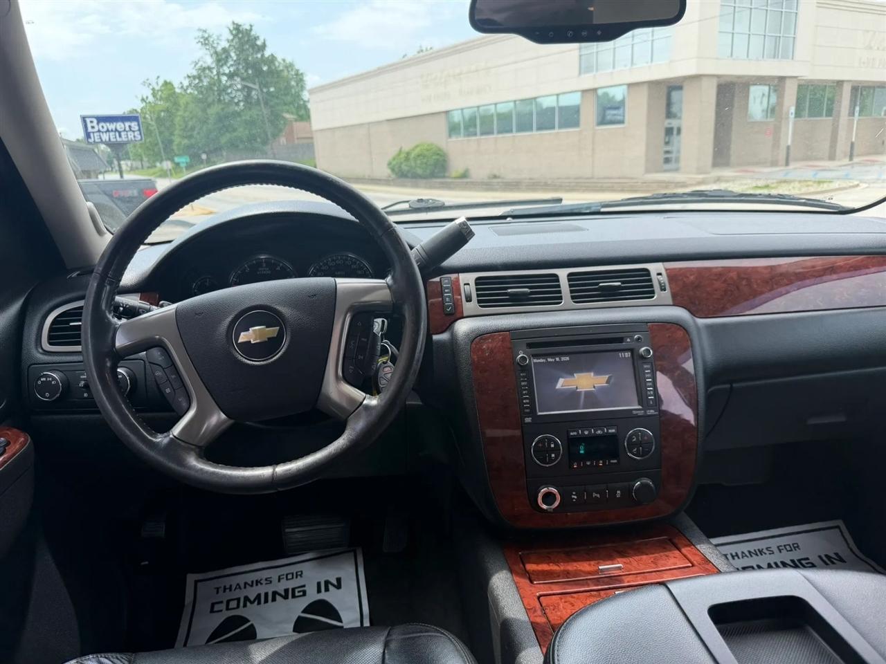 Chevrolet Suburban  2012
