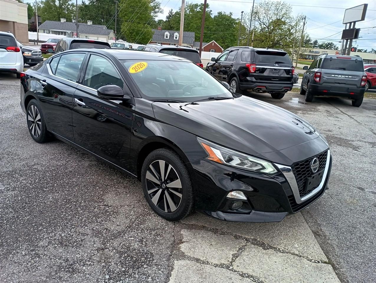 Nissan Altima  2020