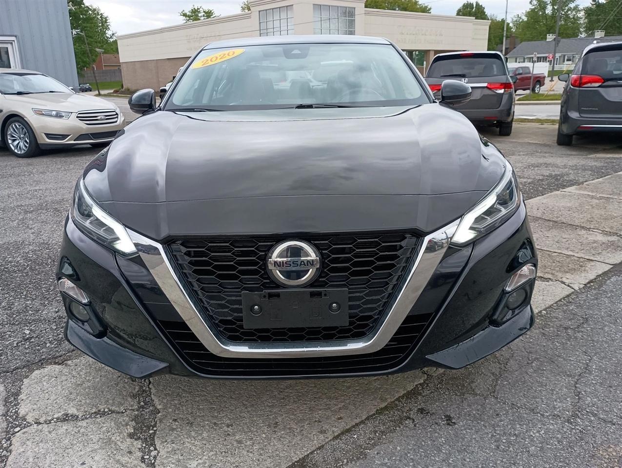Nissan Altima  2020