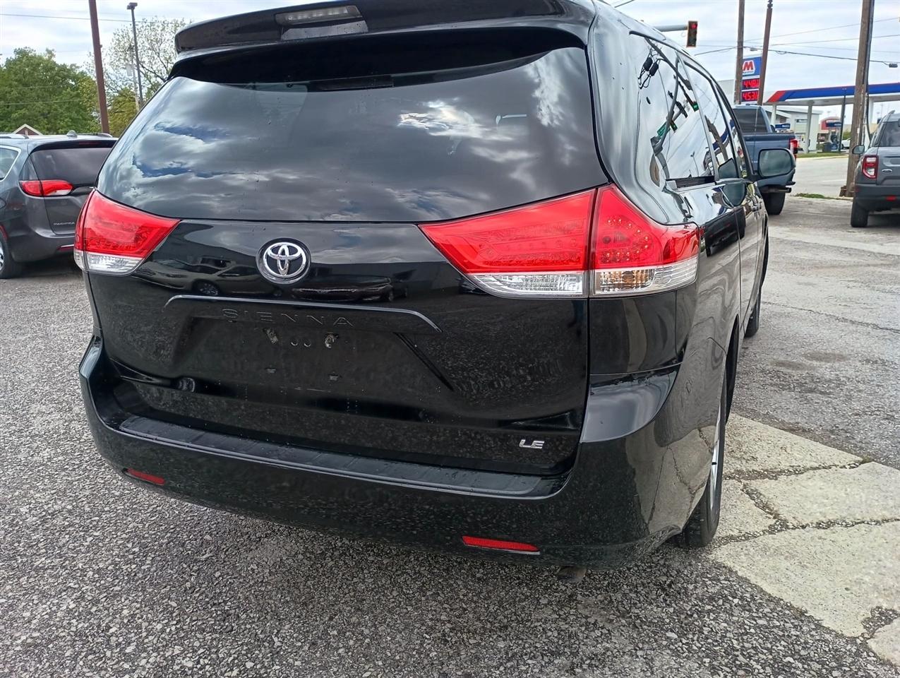 Toyota Sienna  2013