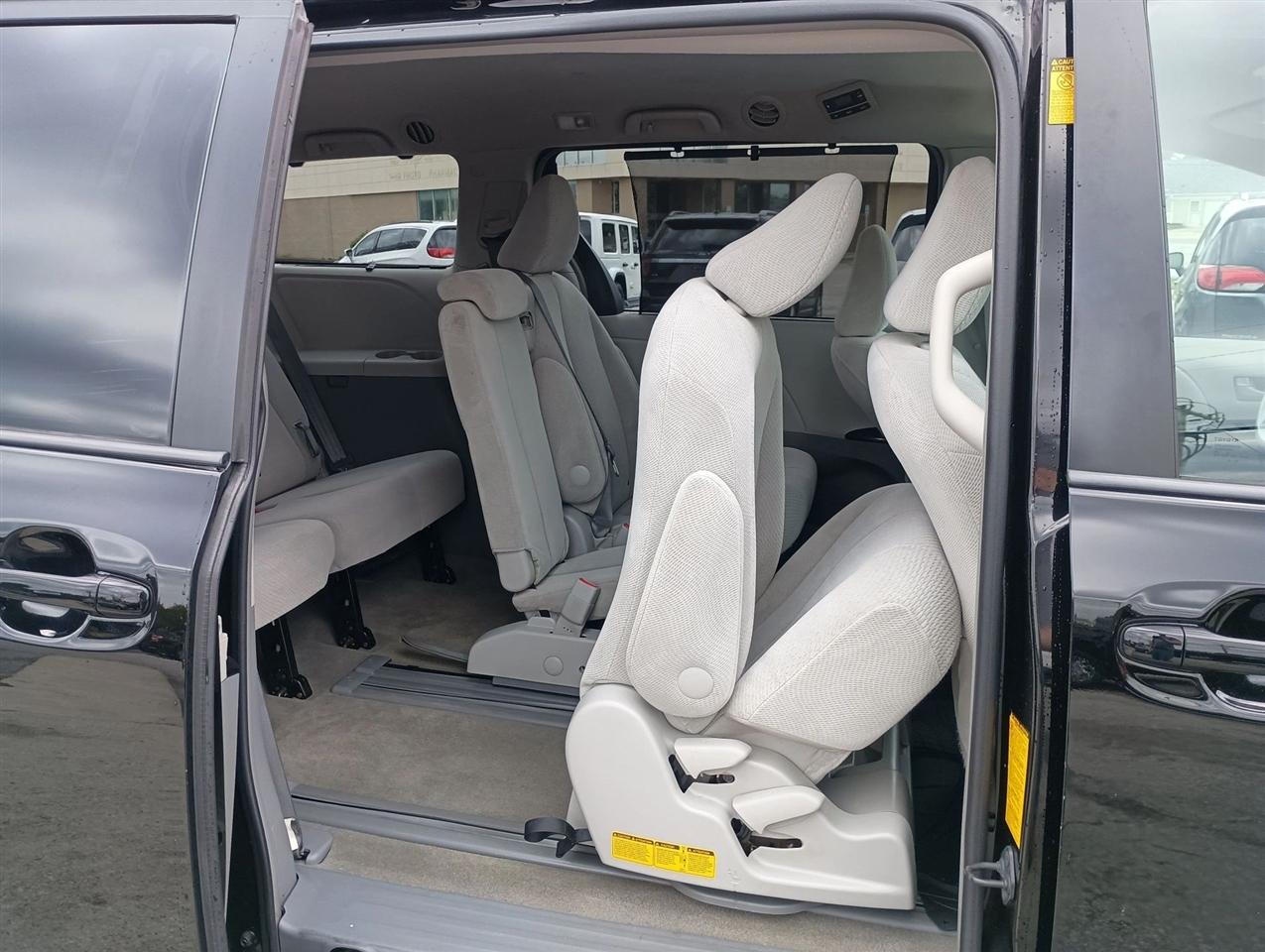 Toyota Sienna  2013