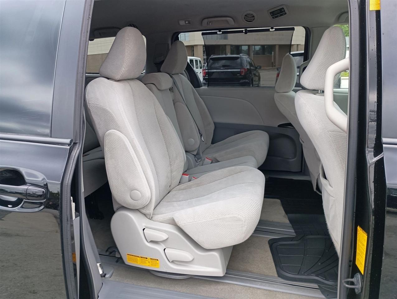 Toyota Sienna  2013