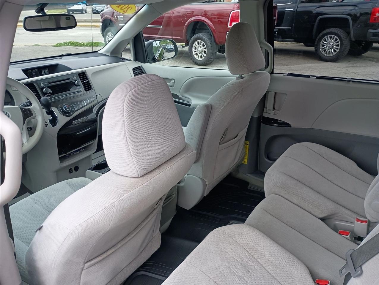 Toyota Sienna  2013