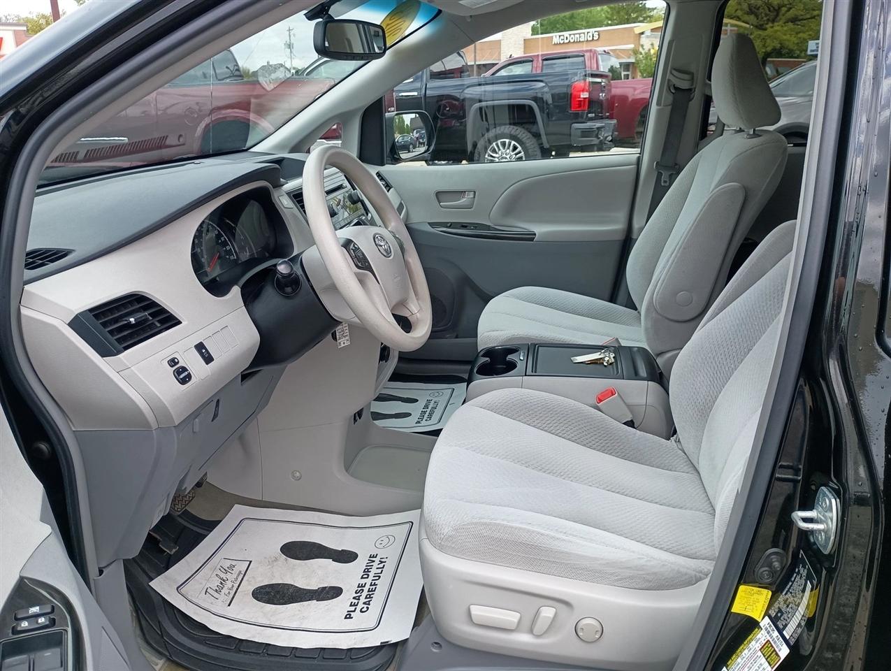 Toyota Sienna  2013