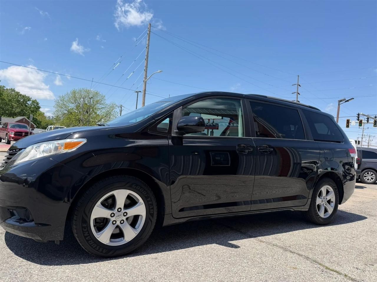 Toyota Sienna  2013