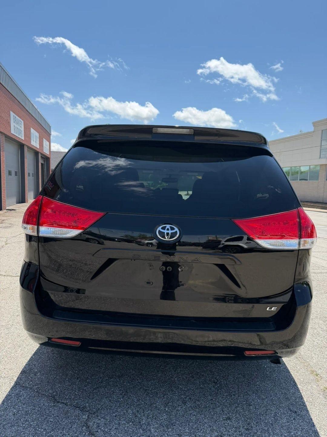 Toyota Sienna  2013