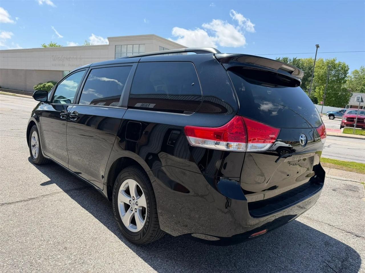Toyota Sienna  2013