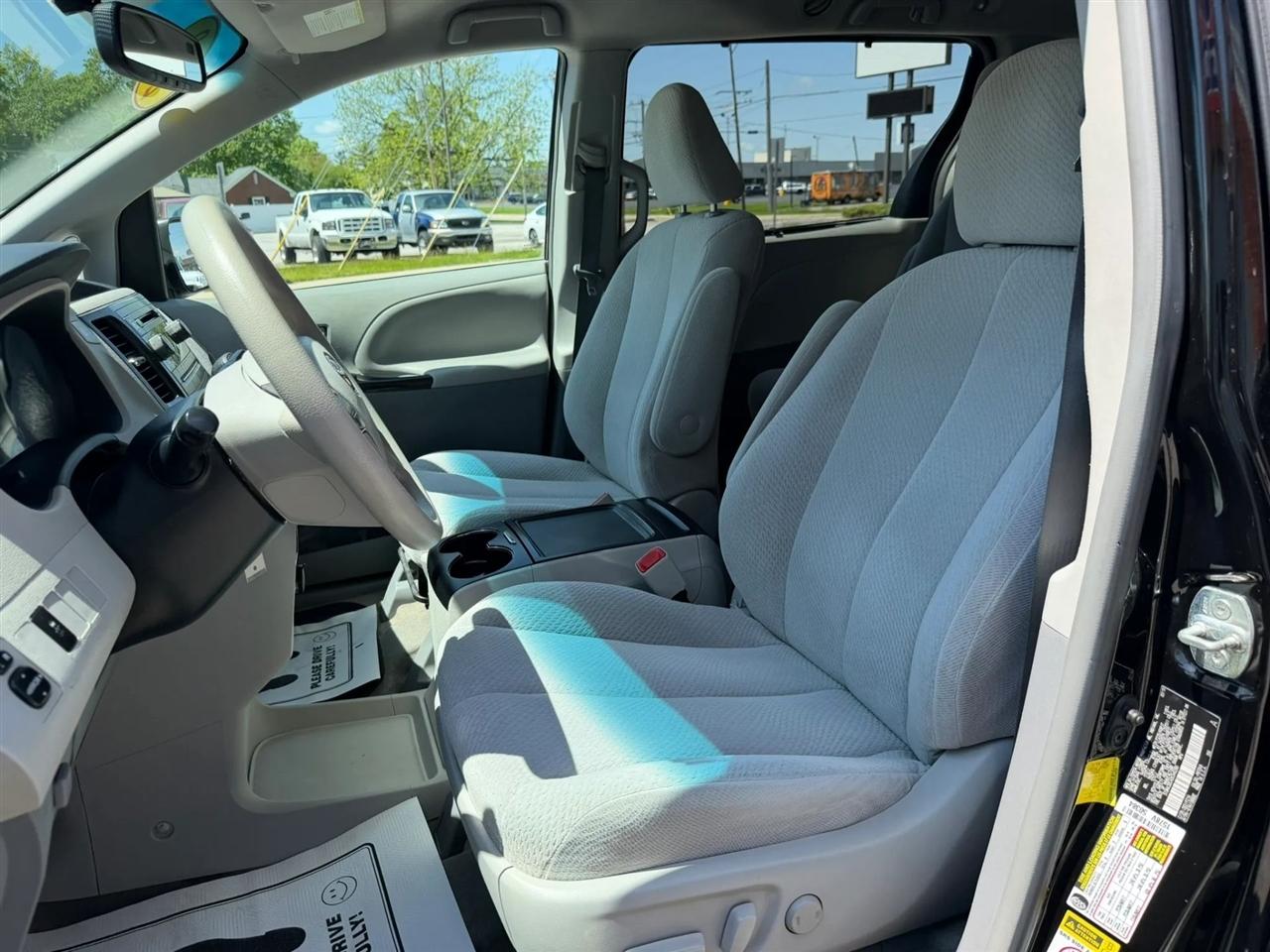 Toyota Sienna  2013