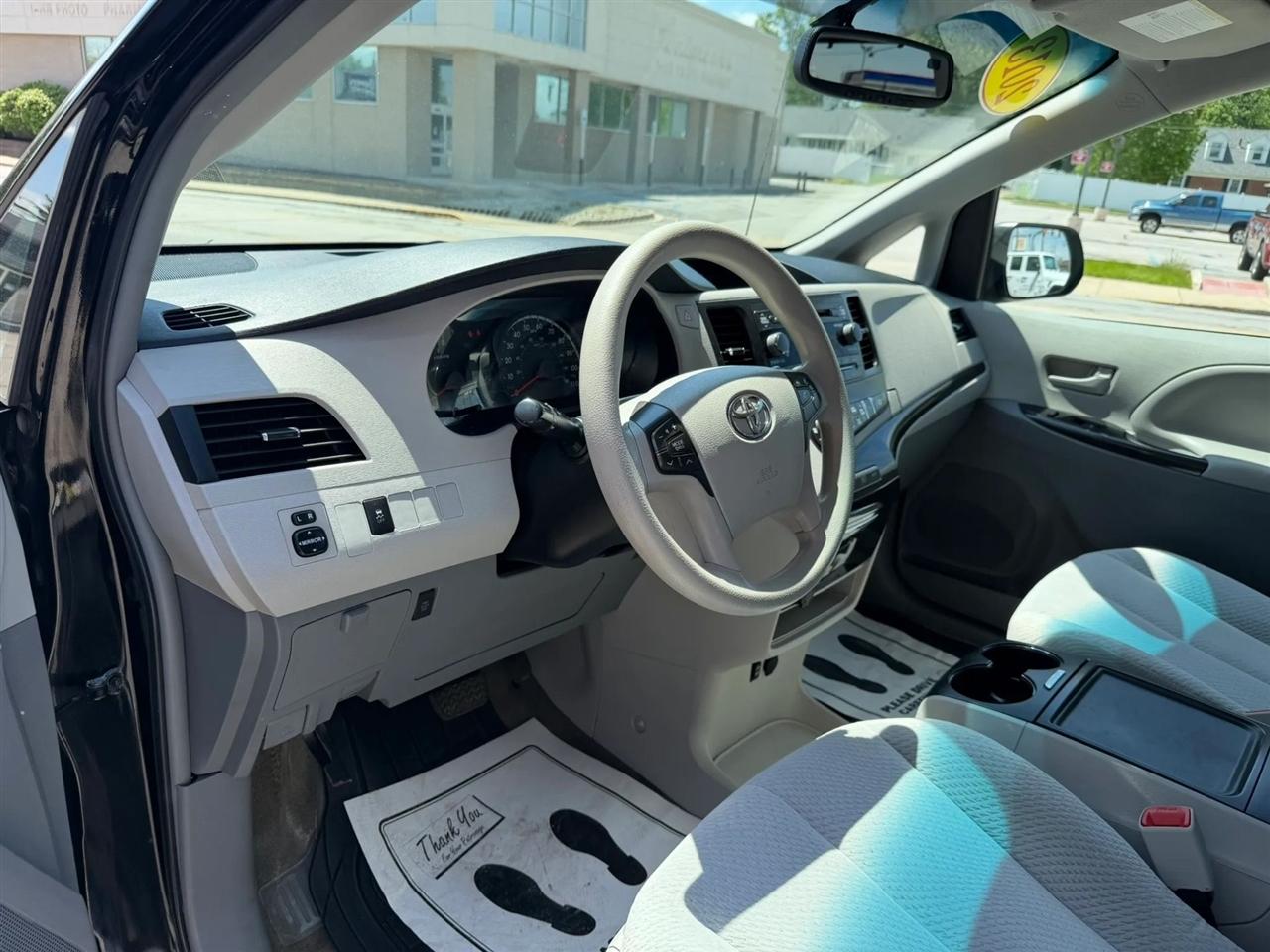 Toyota Sienna  2013