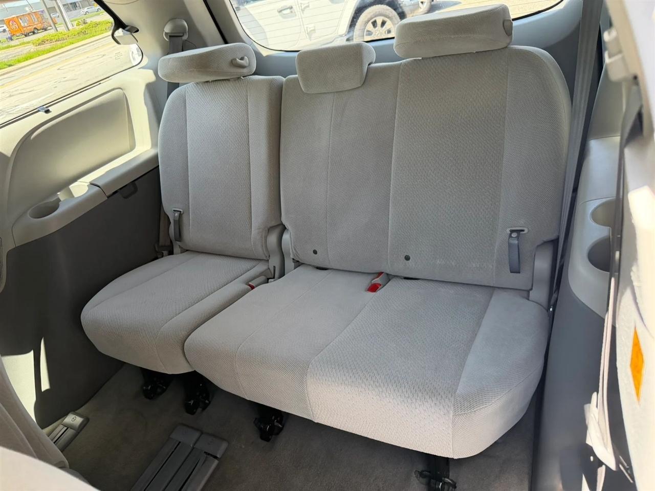 Toyota Sienna  2013